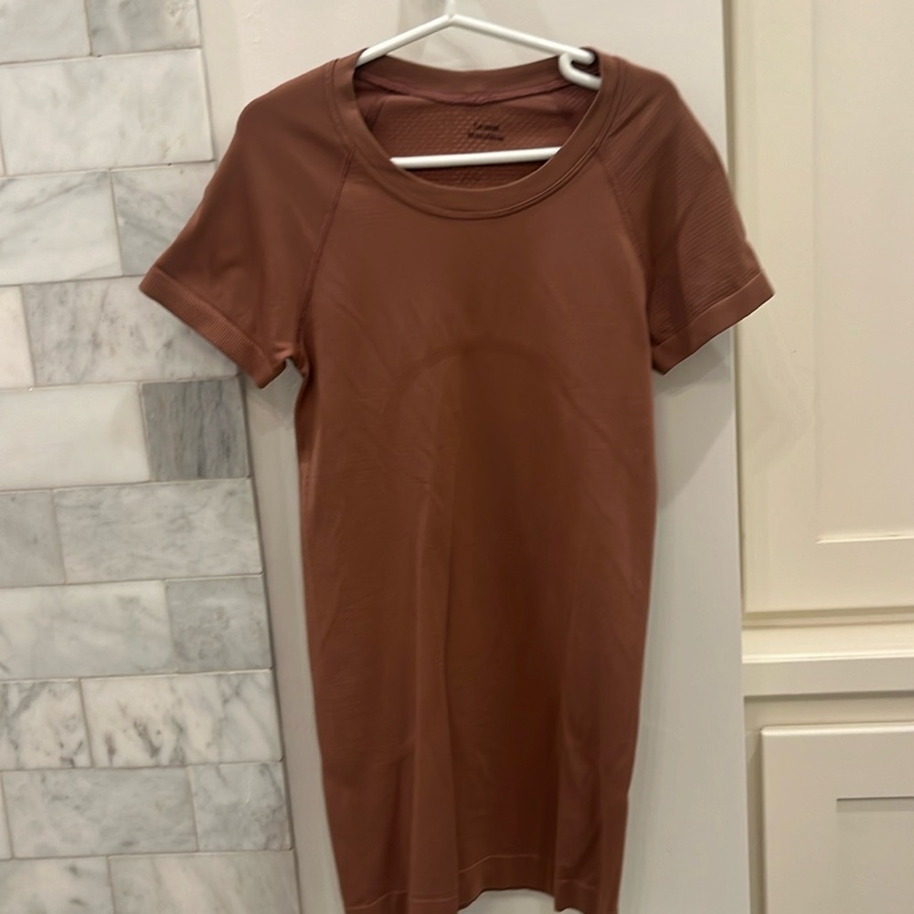 Lululemon swiftly tech tee Indian Red